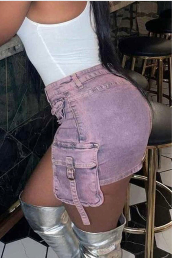 Pink denim skirt with pockets